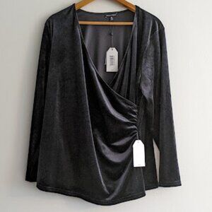 NWT Universal Standard Black Velvet Top Size M/18-20
